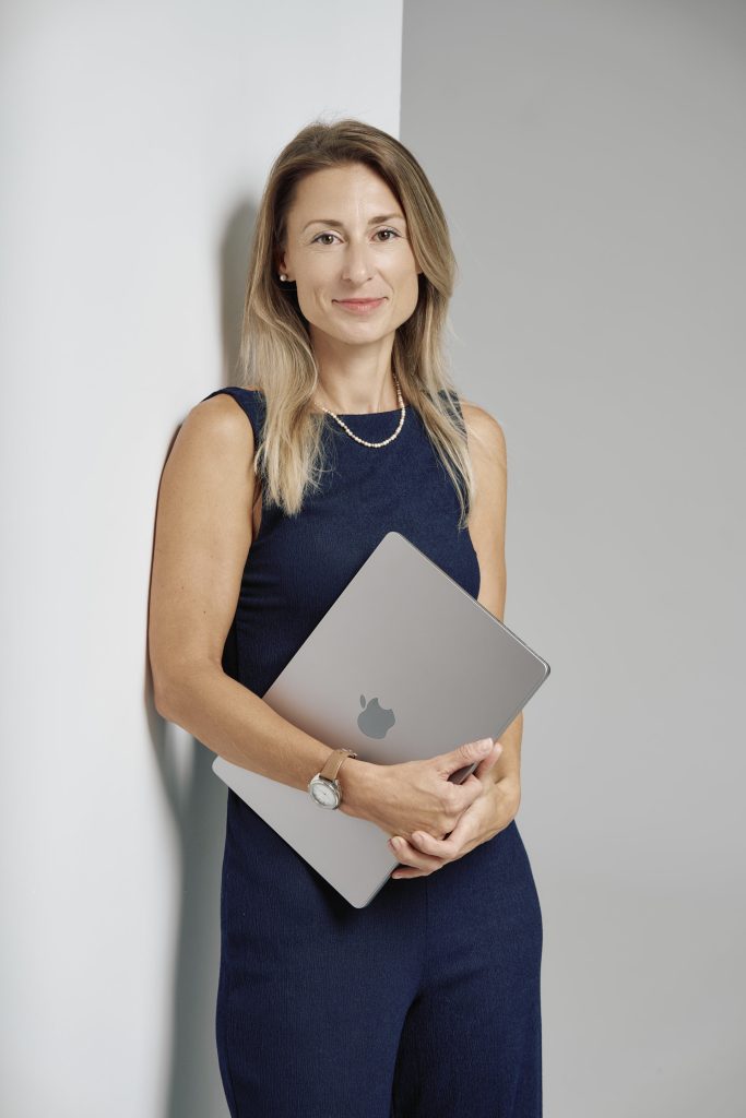 Personal branding portrait psychologist, Blurr Studio Bucharest